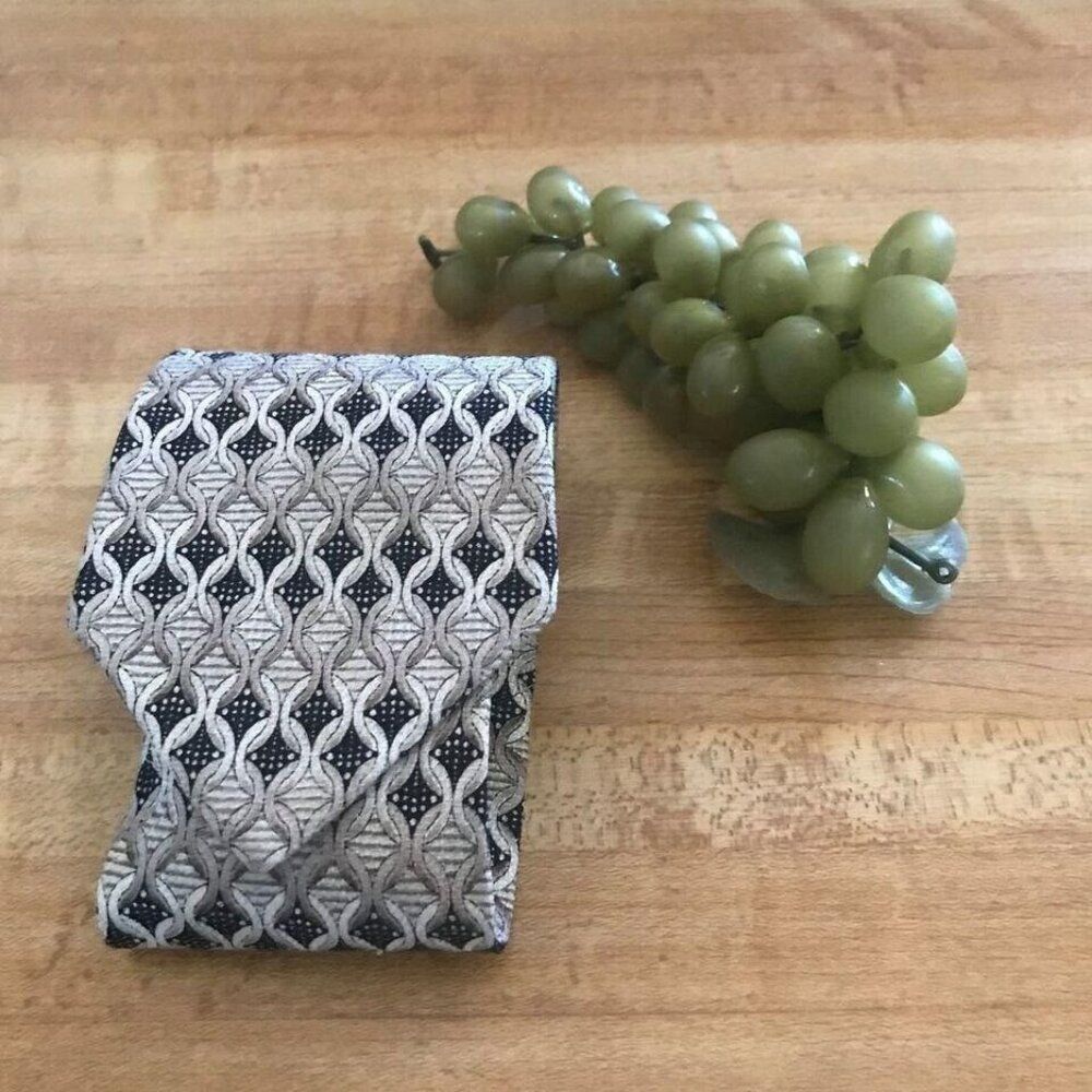 1145 RIGGINGS necktie earth tones print vintage 100% silk, USA 57 in  X 4 in